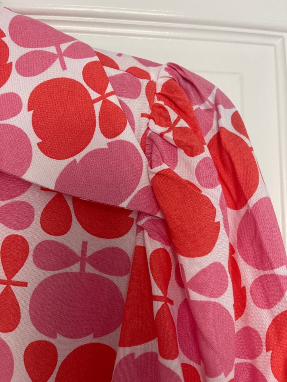 Women's Pink & Red Geometric Long-Sleeve Shift Dress - Picture 5 of 9